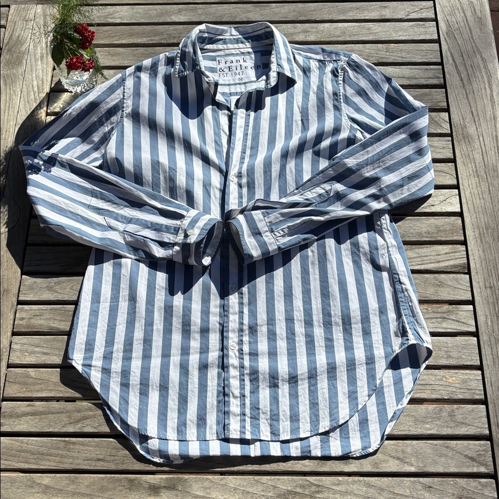 Frank & Eileen Blue and White Vertical-Stripe Button-Down Shirt - Picture 5 of 16